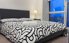 Modern Gem Near Excel London & O2 Arena Balcony!
